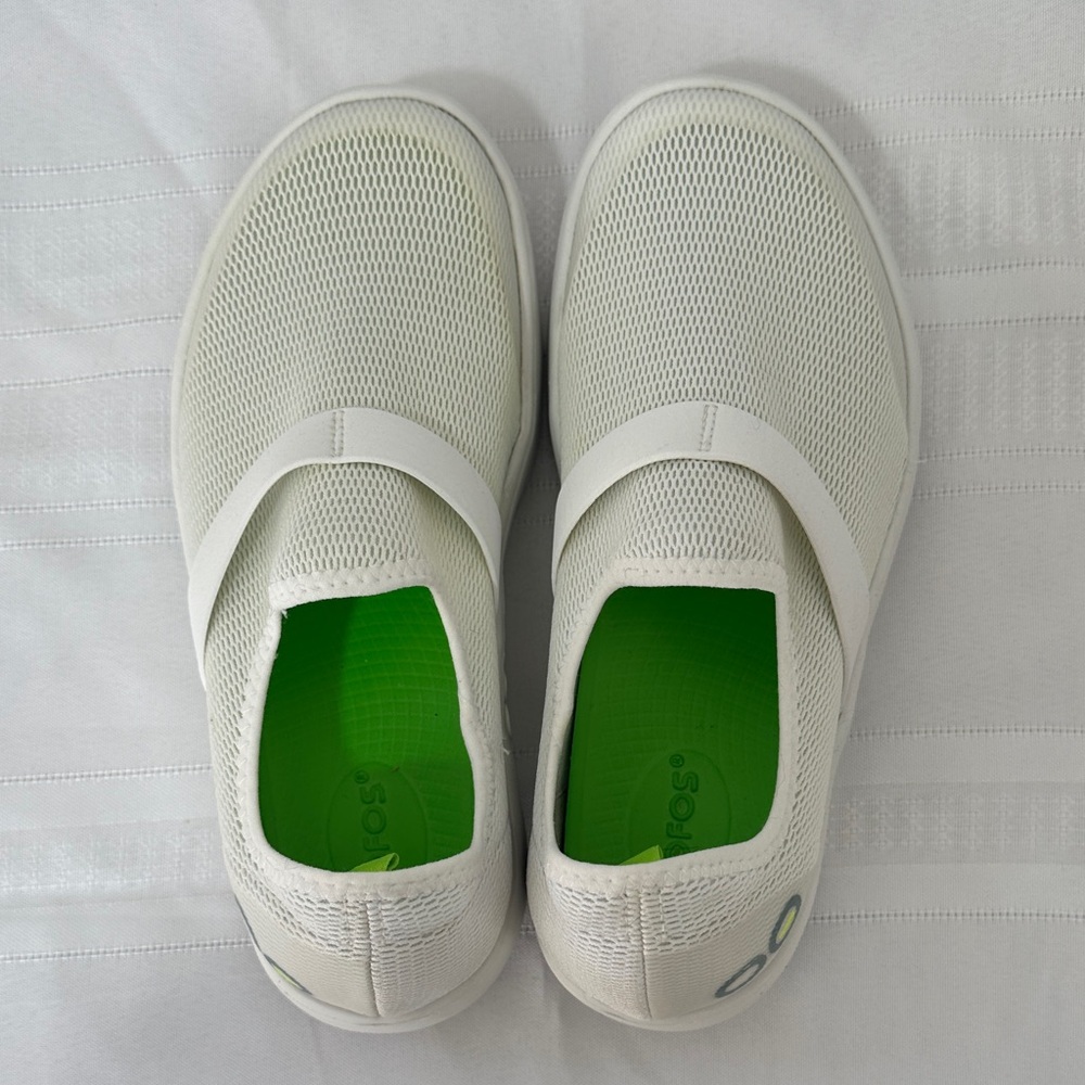 Oofos White Slip On Shoes Size 7.5 - Picture 2 of 8